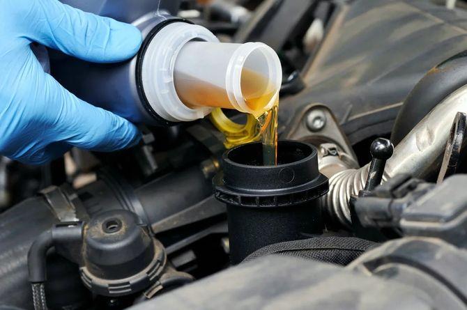 Автоэксперт рассказал, какое масло обезопасит двигатель машины в период обкатки